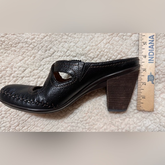 Naturalizer Quantina Black Leather Mules size 9 with a heel cute - Picture 12 of 12